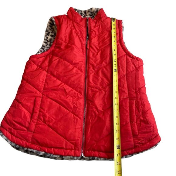 Maurice's Women’s 1X Faux Fur Reversible Puffer Vest Cheetah Print Red Mob Wife‎ - Picture 7 of 9